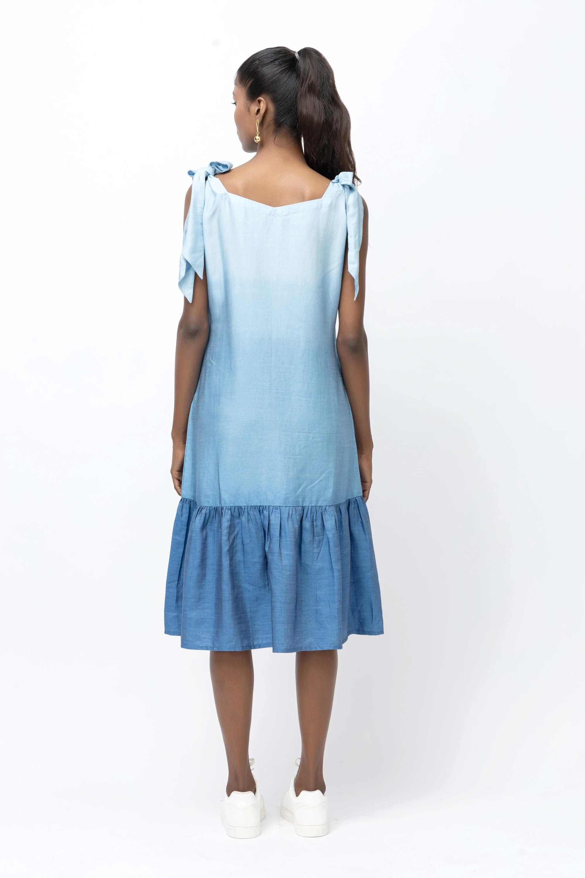 Blue Mirage Dress – A Vision of Effortless Style